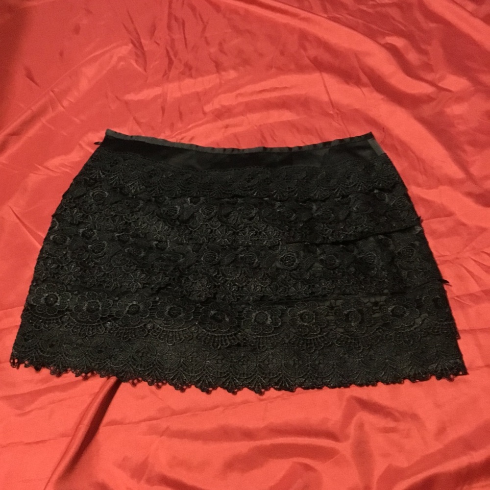 Lace Mini Skirt - Picture 2 of 2